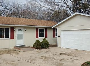3121 SW Stone Ave, Topeka, KS 66614