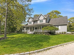 15 Tramposh Ln, Hampton Bays, NY 11946
