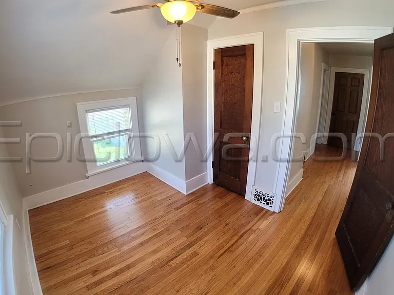 1112 Maplewood Dr NE — Photo 12