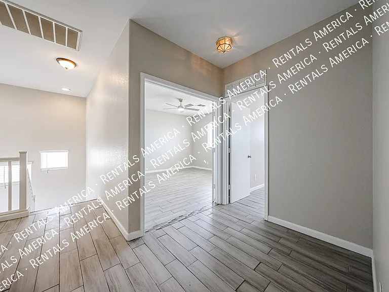 3825 S 60th Dr — Photo 20
