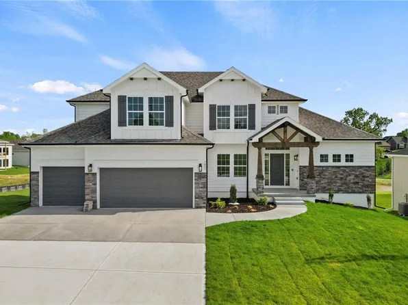 1027 Jasmine Dr, Liberty, MO 64068
