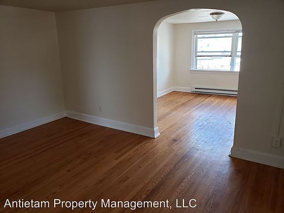 3rd image of 805 W Washington St APT 3
