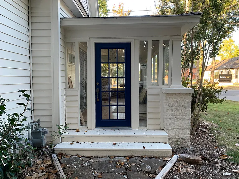 1001 W B St — Photo 3
