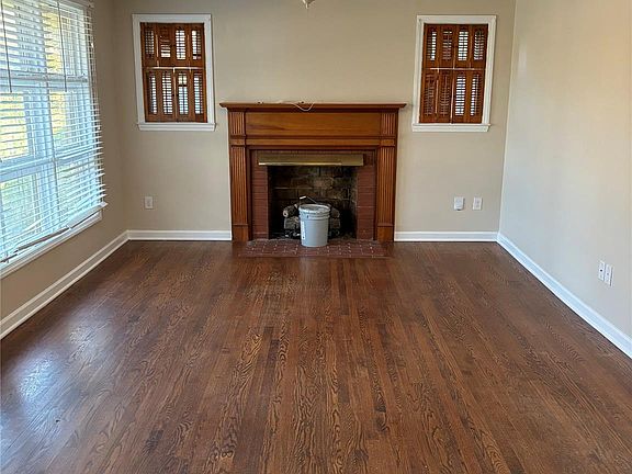 2nd image of 431 Julia Ave