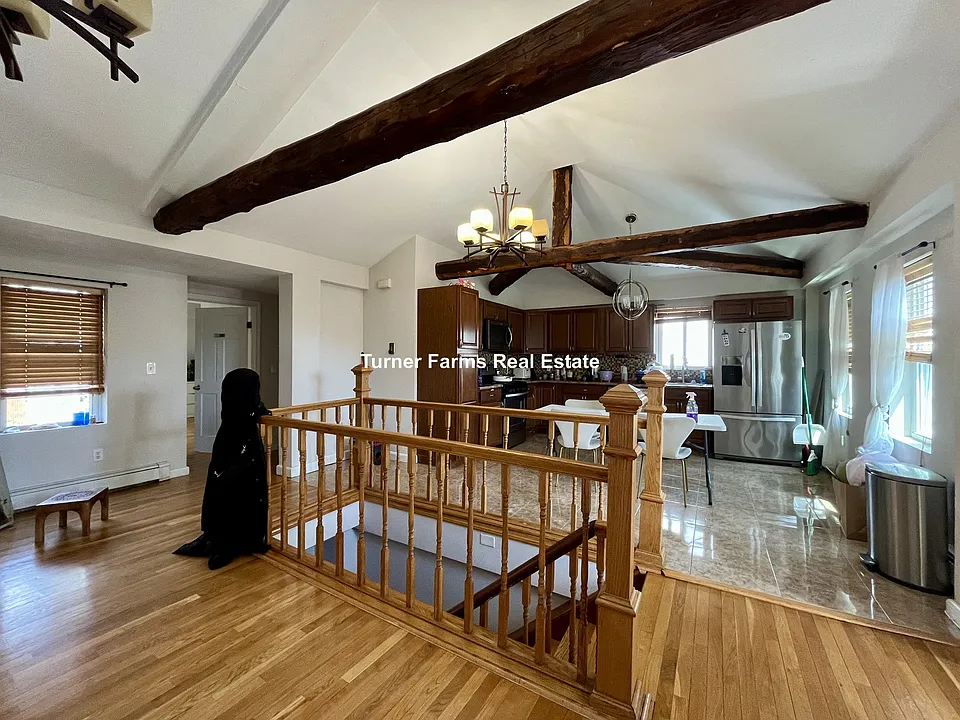56 Crescent Ave #2R