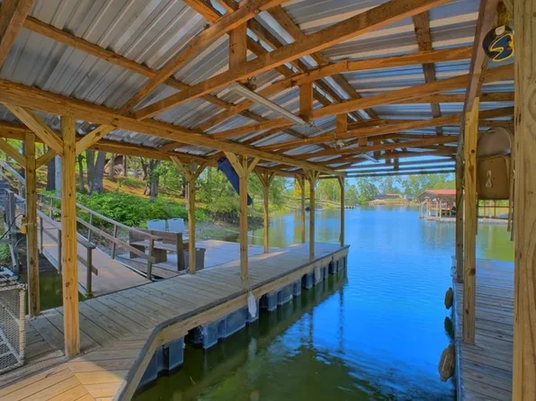 400 Hickory Hill Dr, Burkeville, TX 75932