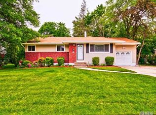 71 Miller Blvd, Syosset, NY 11791