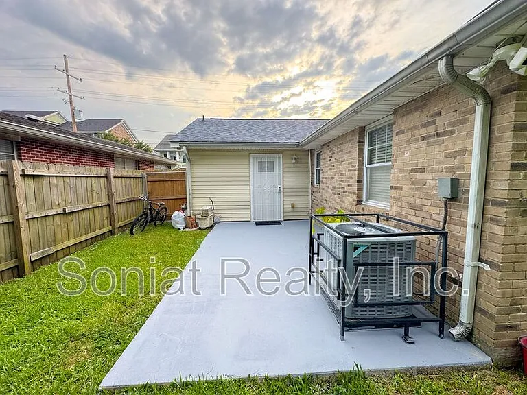 4019 Hamburg St — Photo 14