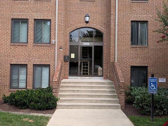 3rd image of 11405 Commonwealth Dr APT 204