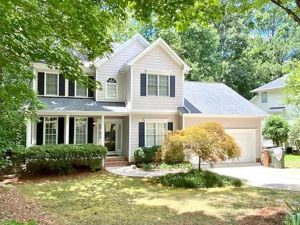 305 Caraway Ln, Cary, NC 27519