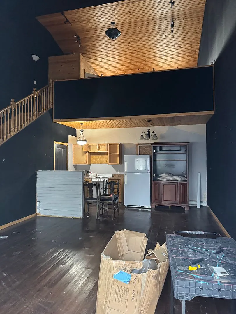 Flex space available! — Photo 2