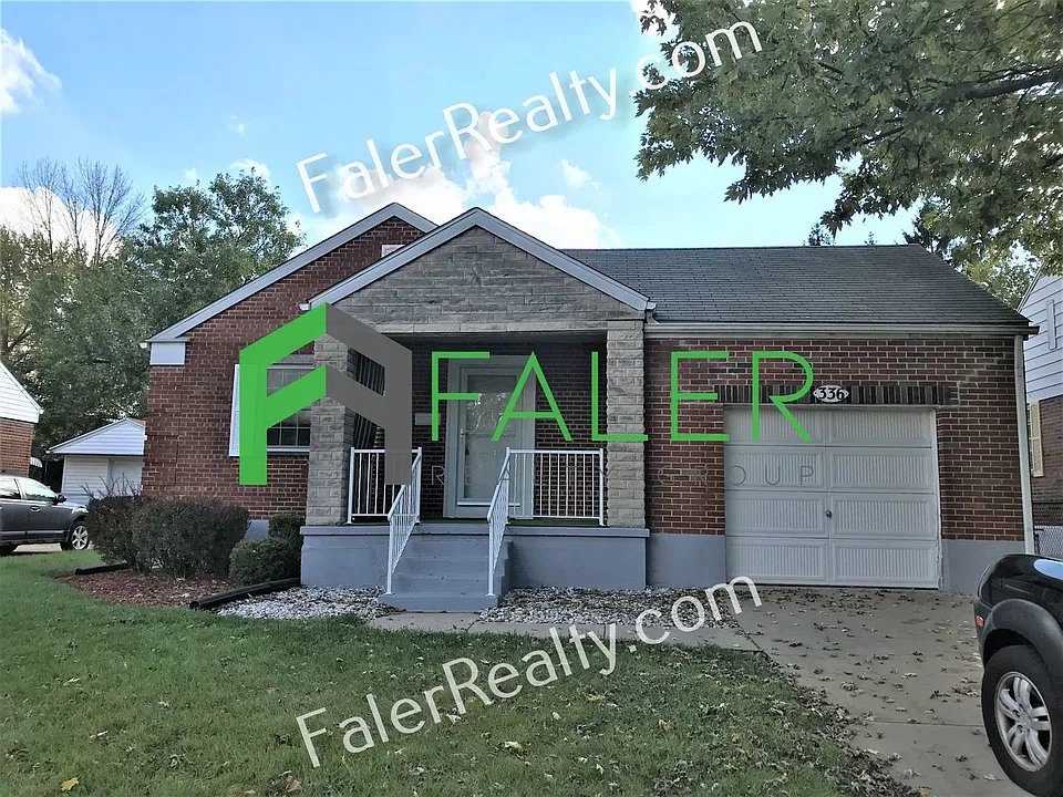 336 E Dorothy Ln