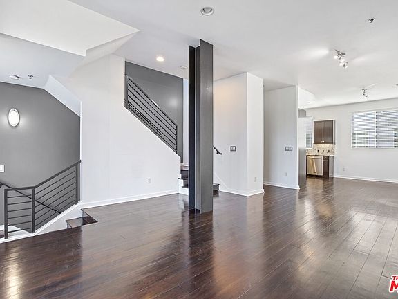 2nd image of 5350 Playa Vista Dr APT 25