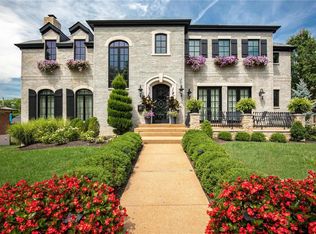 135 N Forsyth Blvd, Saint Louis, MO 63105