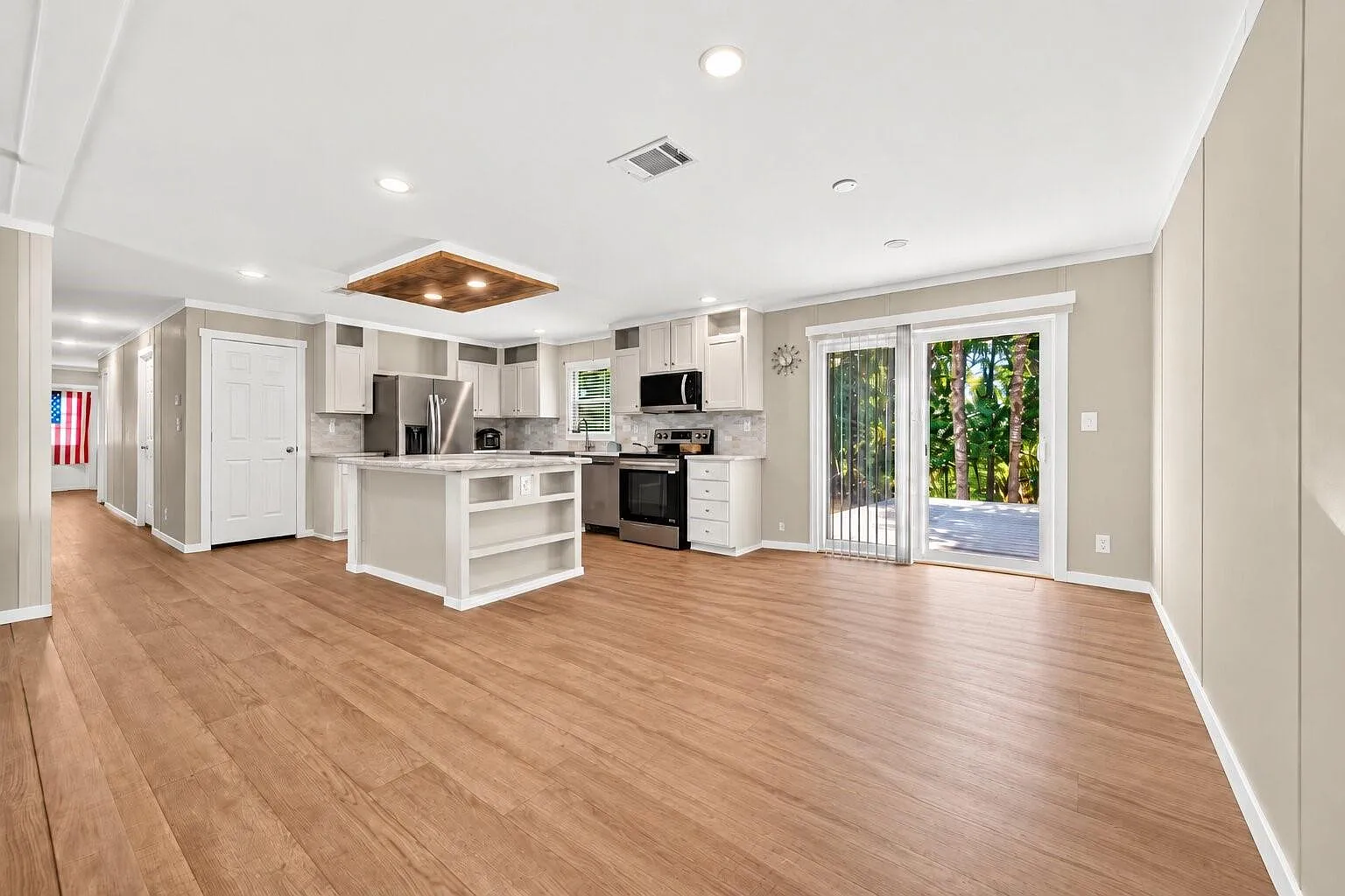 5 bed, 2.0 bath, 2108 sqft, $1,750 — Photo 4