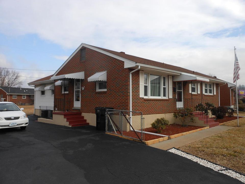 1st image of 825 Fenwick Dr