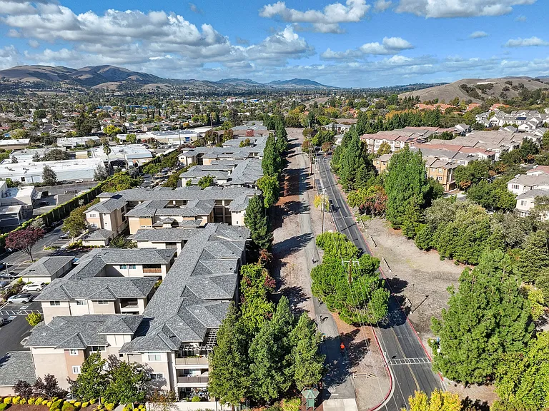Park Sierra — Photo 1