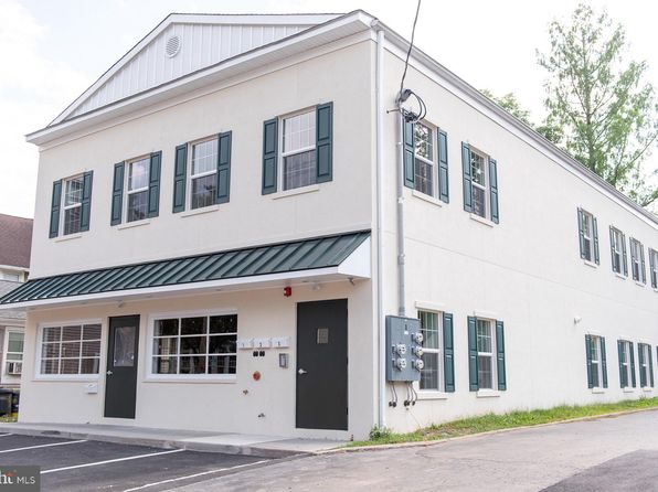 11 Seminary Ave #2