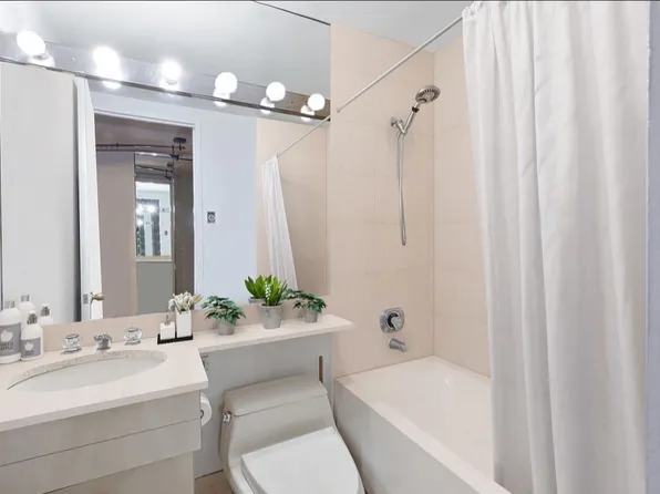 255 East 49th Street image 10 of 12