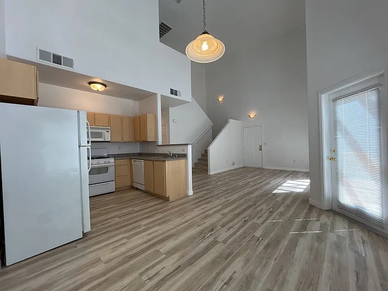 4915 E Russell Rd #143-7 — Photo 6