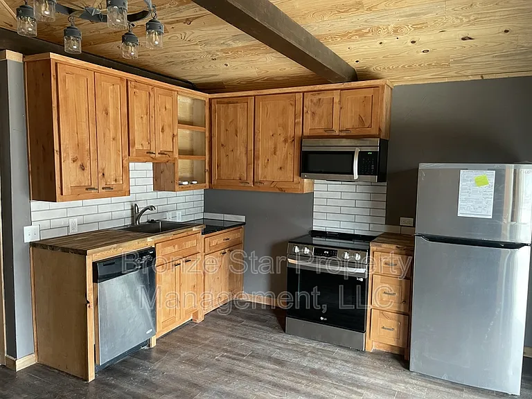3403 Broadview Ct — Photo 3