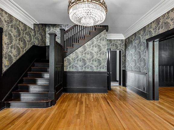 3rd image of 1234 E Walnut Street