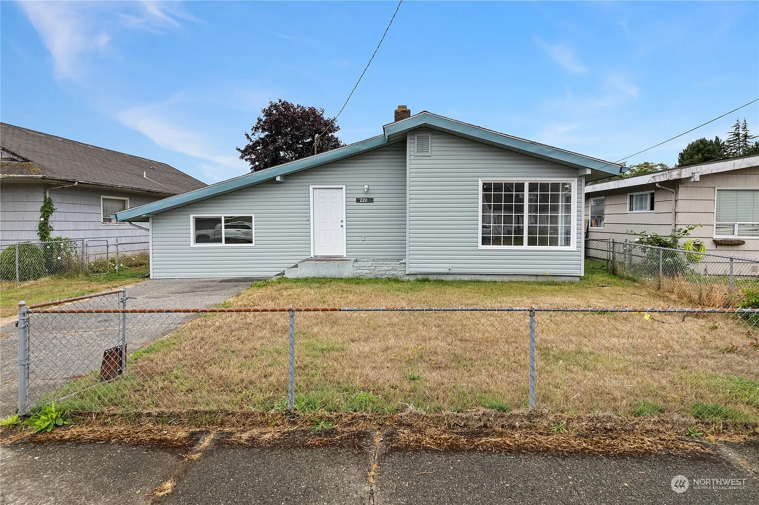 2211 W 2nd Street photo 1