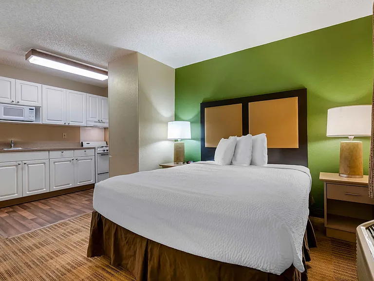 Studio Suite - 1 Queen Bed