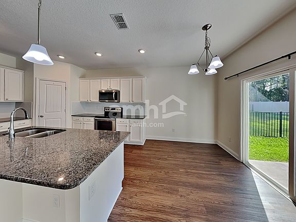 5th image of 3154 Creek Village Ln