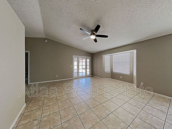 2nd image of 1110 E Wahalla Ln