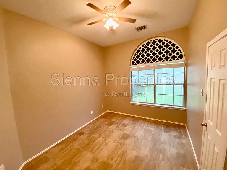 209 N Blue Ridge Pkwy — Photo 19