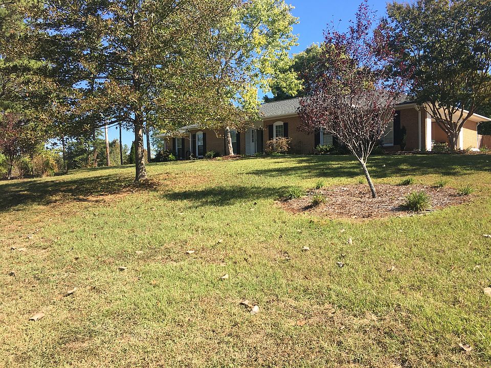 1st image of 240 Wedgewood Dr
