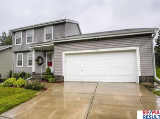 15371 Locust St, Omaha, NE 68116