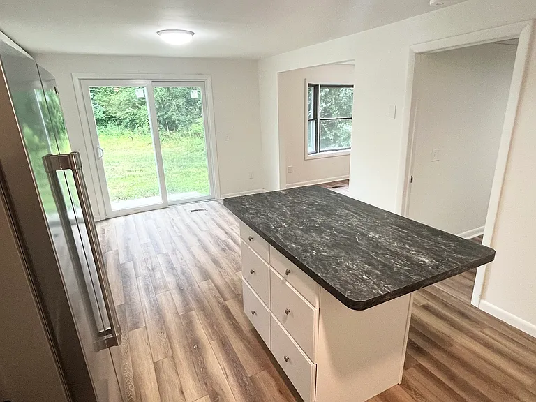 76 Gilliver Rd — Photo 2