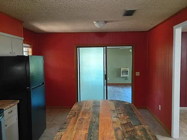 300 Slayden St — Photo 9