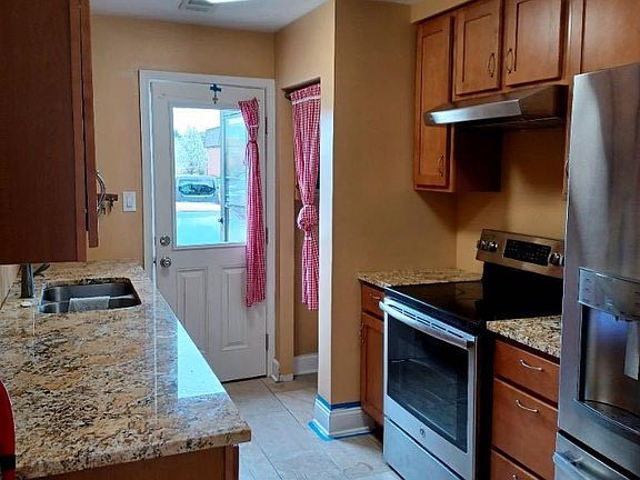 3rd image of 9390 Bay Colony Dr APT 1S