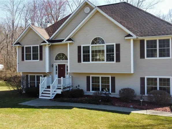 18 Kenzbrit Court, Poughkeepsie, NY 12603