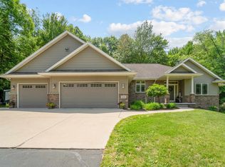 3241 Sunrise Rd, Suamico, WI 54173