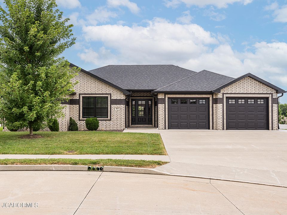 1st image of 811 Ronan Ct