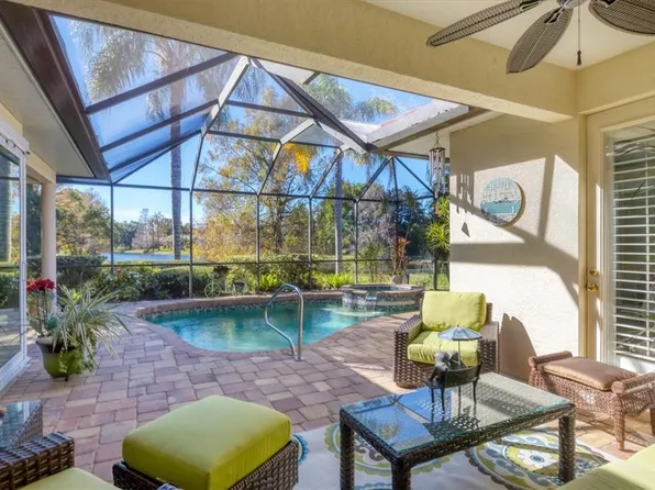 7072 Twin Hills Ter, Lakewood Ranch, FL 34202