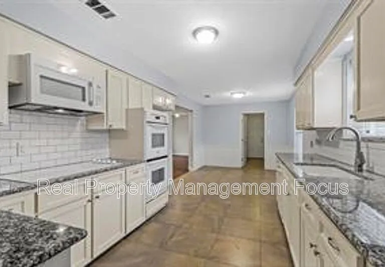 14722 Overview Dr — Photo 11