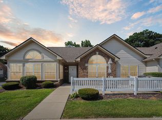 36062 Abbey Dr, Westland, MI