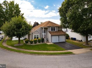 19 London Rd, Burlington, NJ 08016