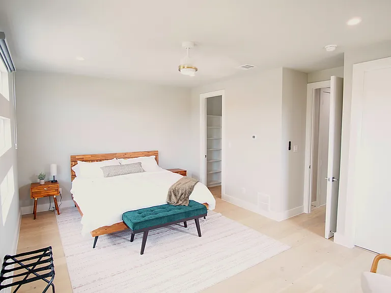 2228 Wycliff Ave — Photo 18