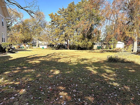 2nd image of 1208 Avondale Ave APT 1