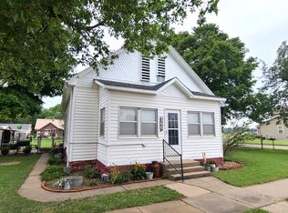 100 S Kansas St, Marquette, KS 67464