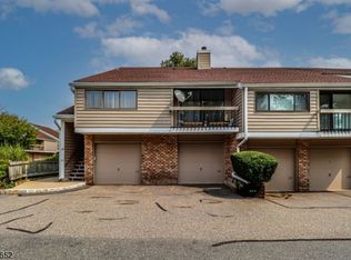 138 Overlook Dr #2702, Clinton, NJ 08809