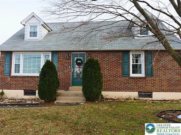 2nd image of 120 Harrison St