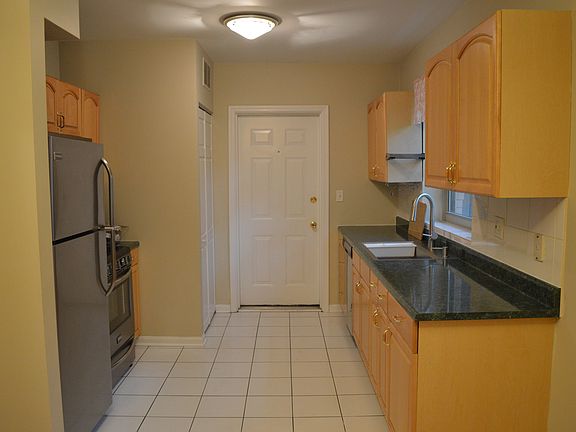 4th image of 4945 N Wolcott Ave APT 2A