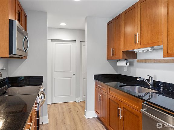 5th image of 21307 48th Avenue W #C206